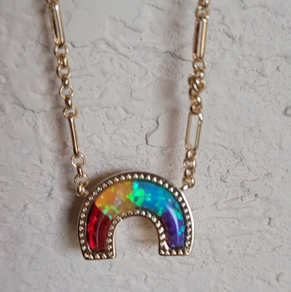 NWT KENDRA SCOTT KYOCERA OPAL RAINBOW NECKLACE IN GOLD PRIMARY RED YELLOW PURPLE - Picture 2 of 9